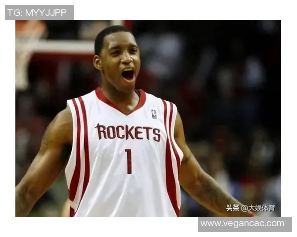 麦迪在CBA对决上海队的精彩表现与比赛回顾